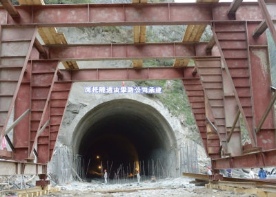 國道317線崗?fù)兴淼?/>
    <div   id=